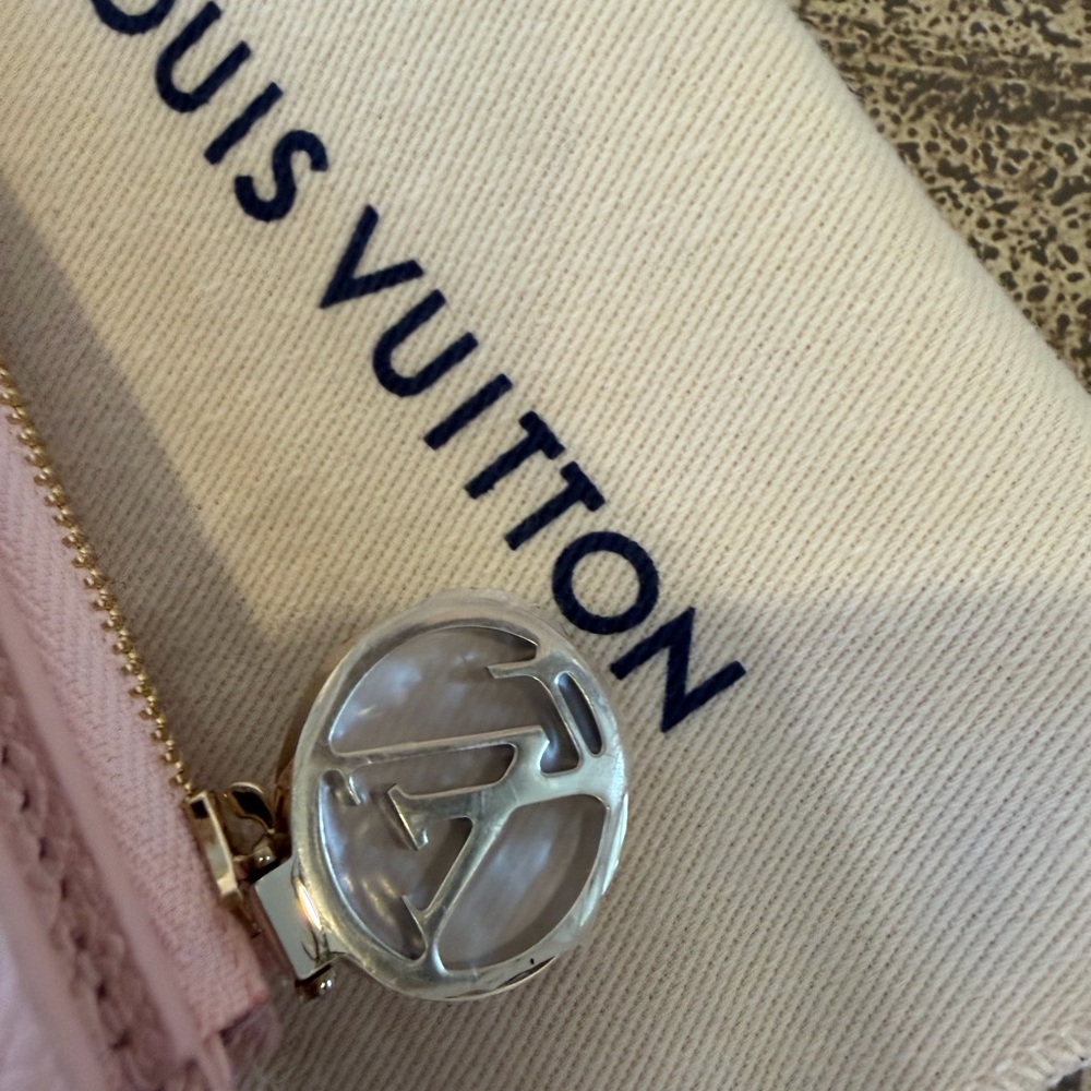 Louis Vuitton Lisa Wallet Pink Monogram Empreinte Leather - Picture 9 of 9